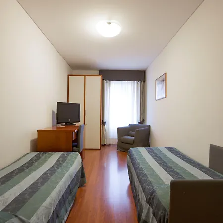 Urbanauts Studios Minelli 4*