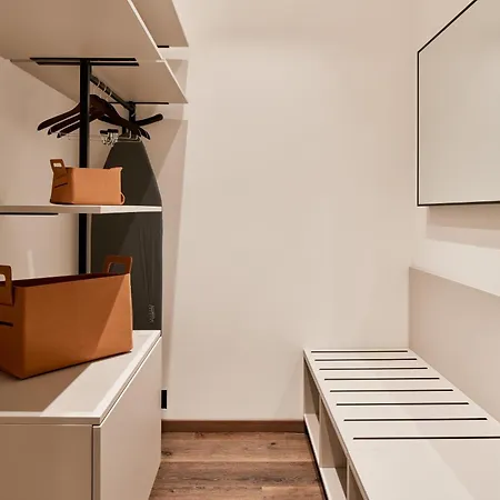 Urbanauts Minelli 4*