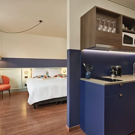 Urbanauts Minelli Aparthotel 4*