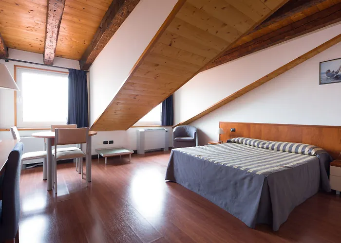 Апарт-готель Urbanauts Minelli