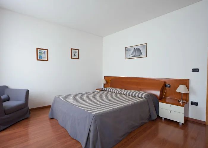 Apartmanhotel Urbanauts Minelli 4*