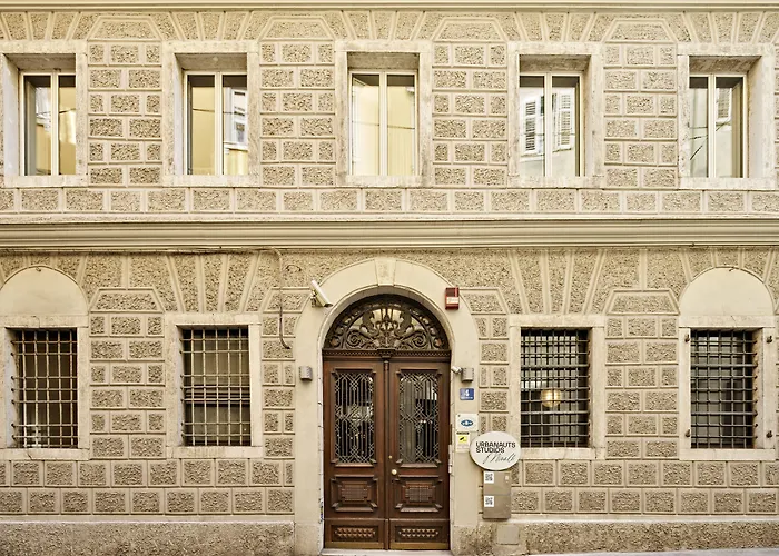 Апарт-готель Urbanauts Minelli 4*