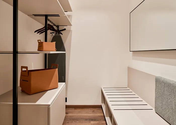 Urbanauts Minelli 4*